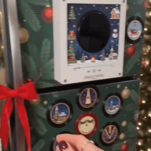 Elyova™ The Christmas Music Keepsake